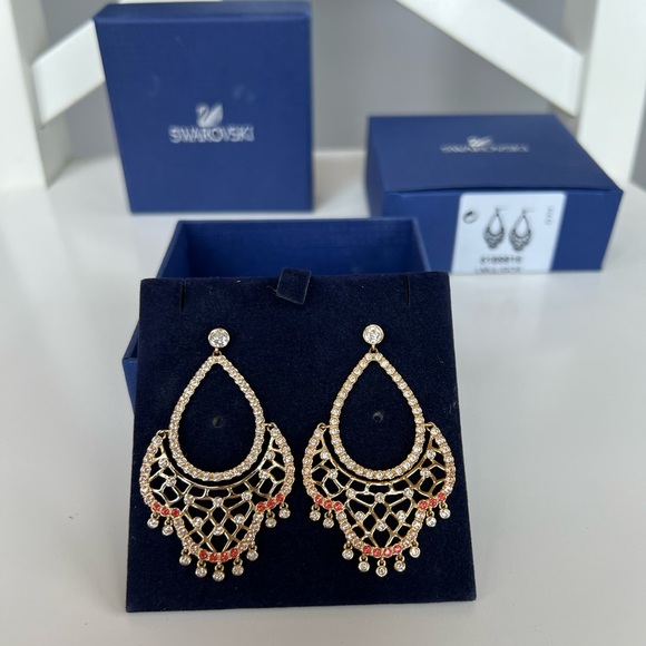 Swarovski Elinor Chandelier Earrings - Picture 3 of 4